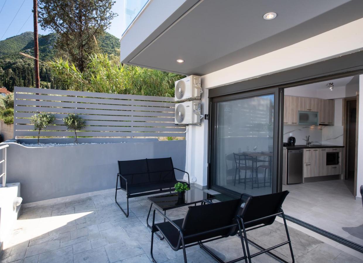 Angelica'S And Irene'S Design Apartments Swimming Pool Nikiana Exterior photo